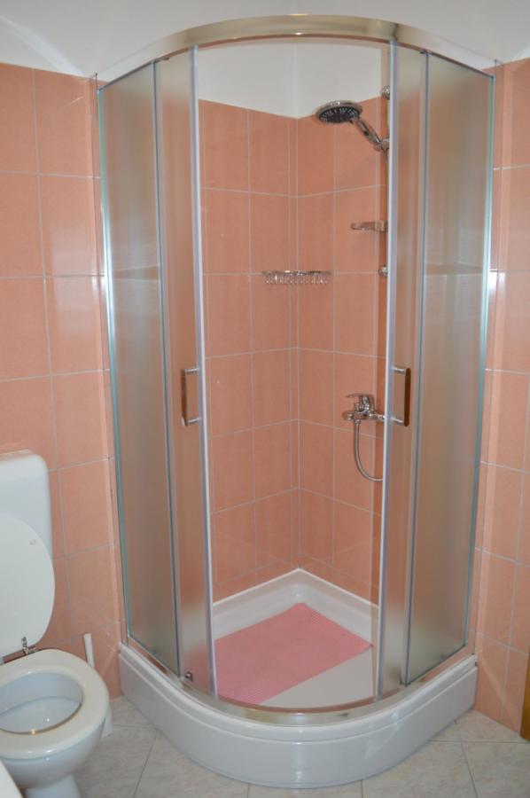 Rooms & Apartments Kvasic Krk Town Exterior photo