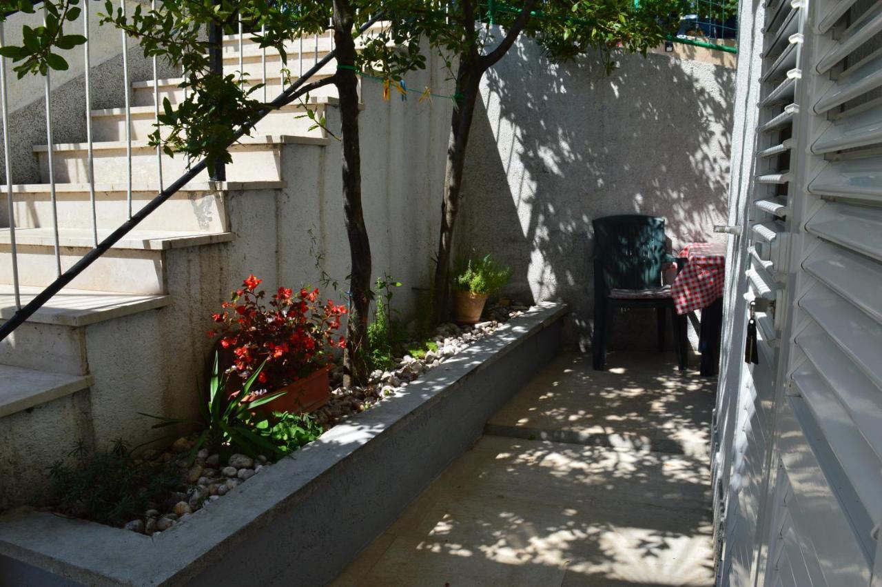 Rooms & Apartments Kvasic Krk Town Exterior photo