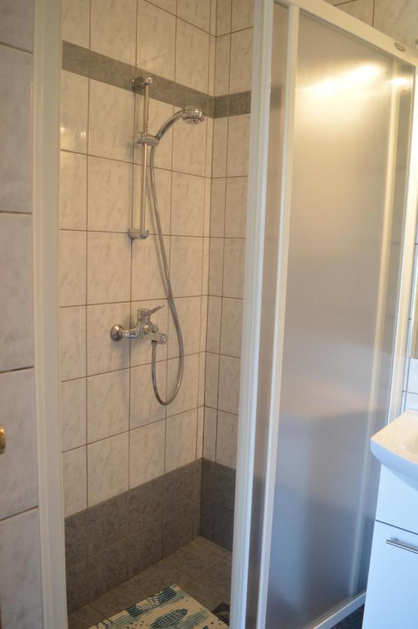 Rooms & Apartments Kvasic Krk Town Exterior photo