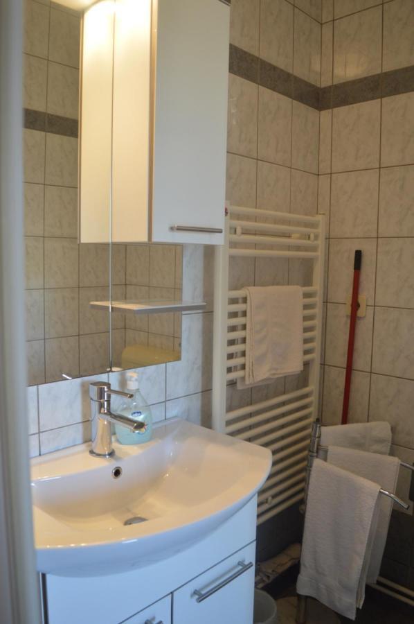 Rooms & Apartments Kvasic Krk Town Exterior photo