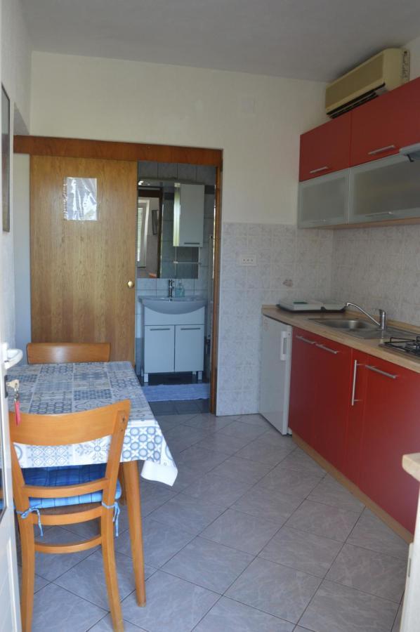 Rooms & Apartments Kvasic Krk Town Exterior photo