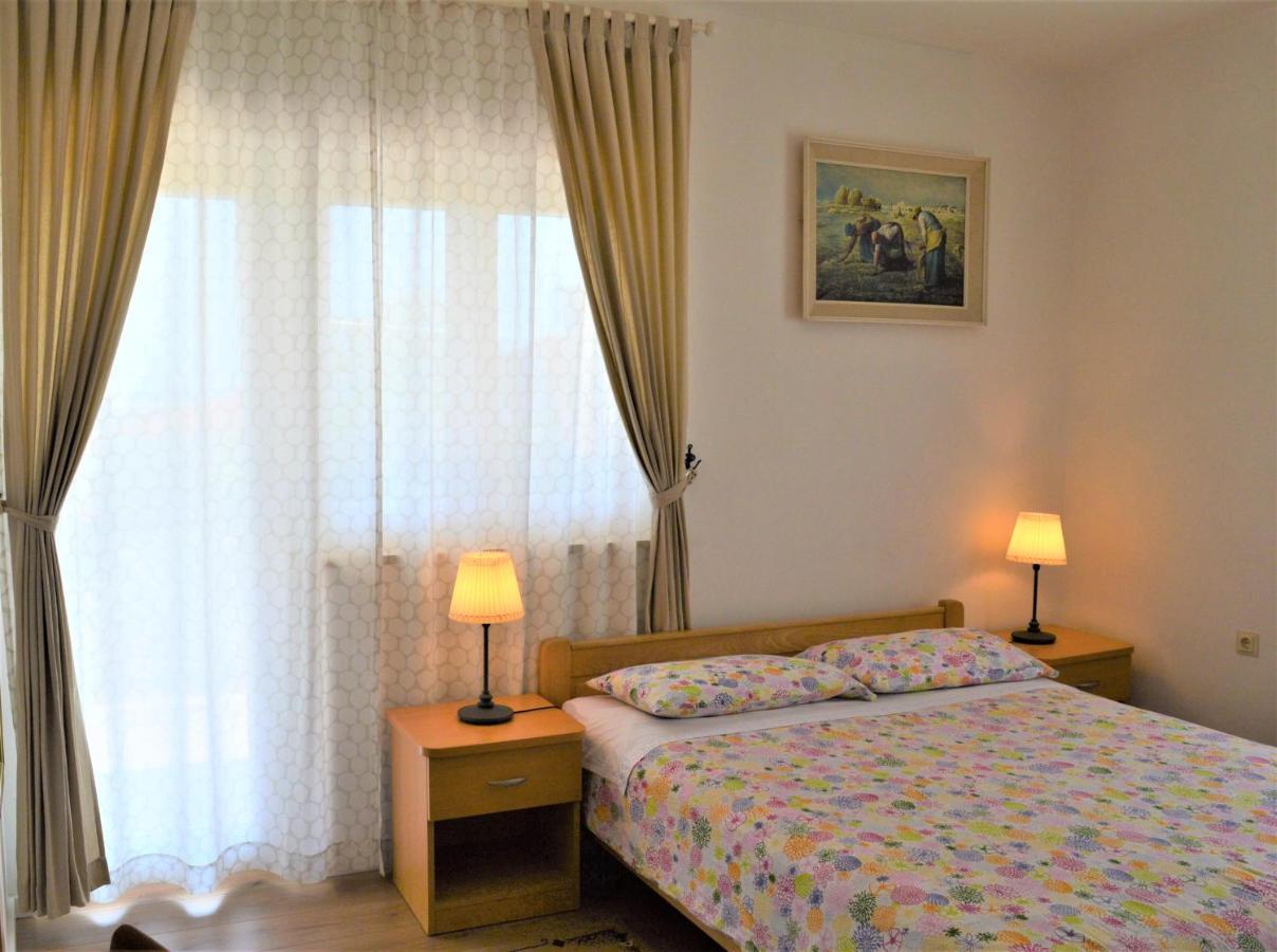 Rooms & Apartments Kvasic Krk Town Exterior photo